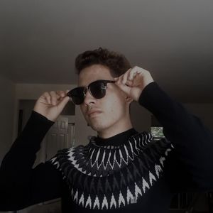 Meet your Posher, René